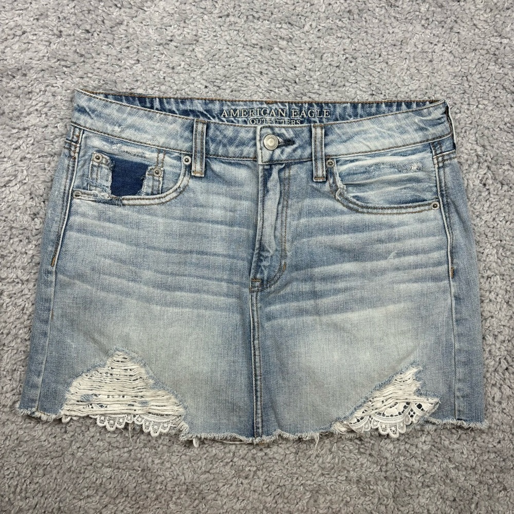 American Eagle Skirt Womens 6 Denim Light Wash Lace Distressed Raw Hem Classic